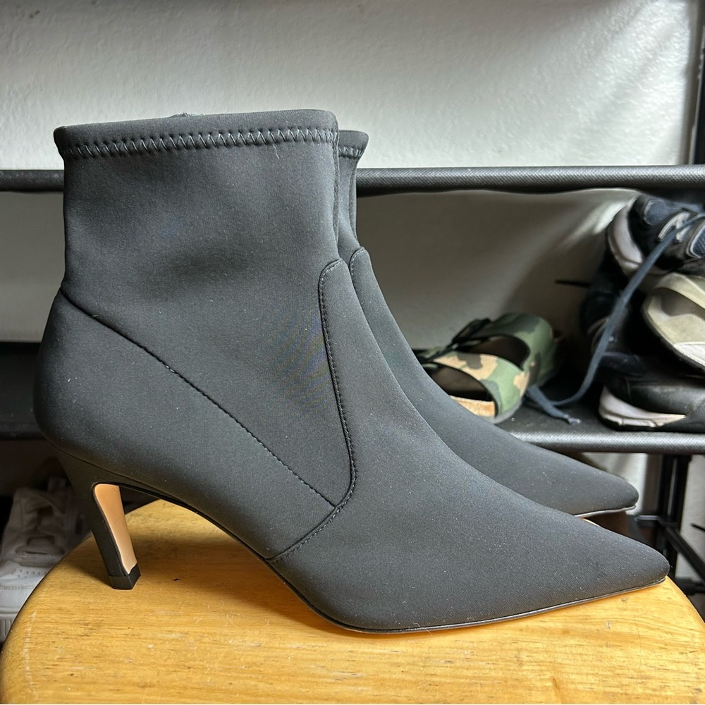 Good American icon pointed black boot heels